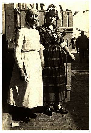 Maria und Tante Nann (1926)
